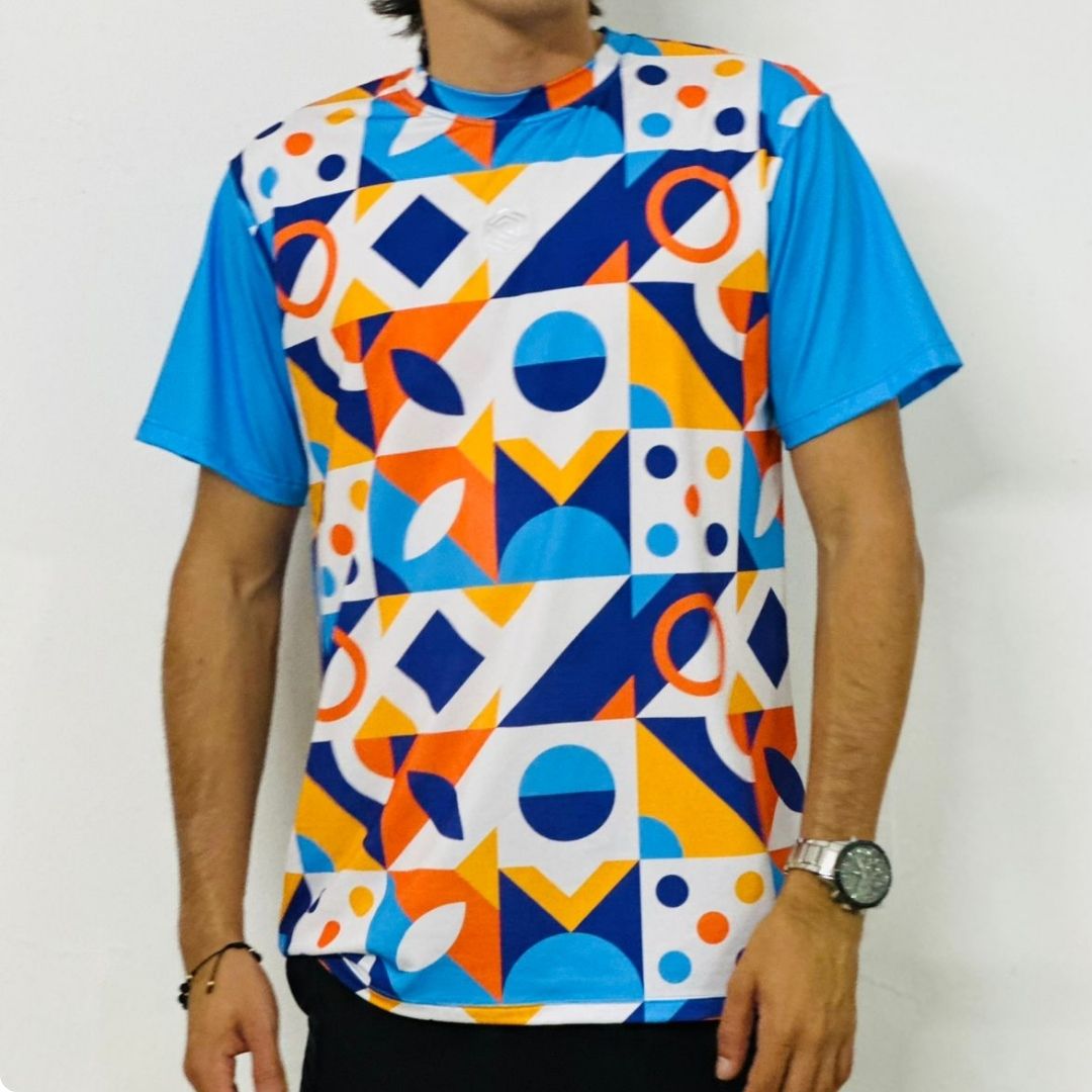 CAMISETA MOSAICO NARANJA AZUL C2